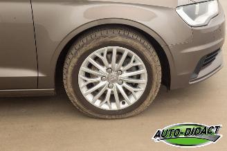 Audi A3 1.6 TDI Clima Navi Leder Ambiente picture 36