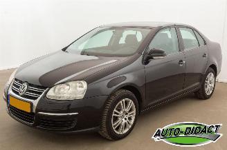 Unfallwagen Volkswagen Jetta 1.6 FSI Airco Clima Trendline 2007/10