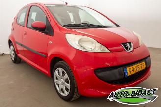 Peugeot 107 1.0-12V XS picture 2