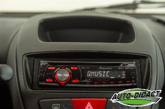 Peugeot 107 1.0-12V XR picture 9