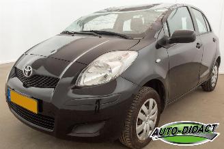 Vaurioauto  passenger cars Toyota Yaris 1.0 VVTi Acces 2010/11