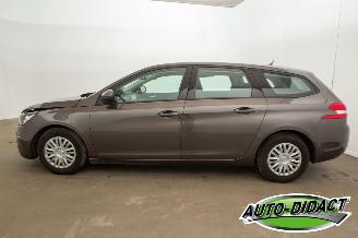 Peugeot 308 SW 1.6 HDI Allure Pano Camera navi picture 39