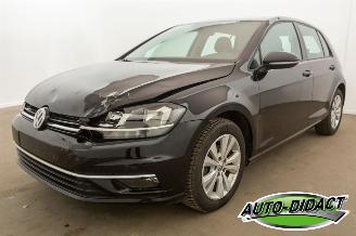 uszkodzony samochody osobowe Volkswagen Golf 1.0 TSI Clima Navi Camera Comfortline 2017/8