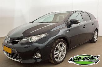 uszkodzony samochody osobowe Toyota Auris Touring Sports 1.8 Hybrid Clima Navi Camera Pano Executive 2015/1