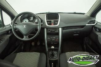 Peugeot 207 1.6 VTi Airco Pano Première picture 20