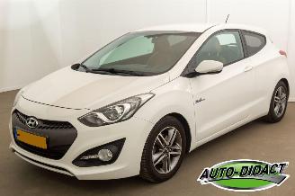 Vaurioauto  passenger cars Hyundai I-30 1.6 GDI Clima Navi Camera i-Magine 2014/3