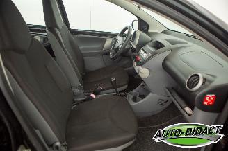 Toyota Aygo 1.0-12V picture 14