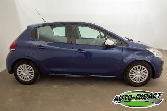 Peugeot 208 1.2 Airco 109.376 km Like picture 35