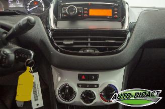 Peugeot 208 1.2 Airco 109.376 km Like picture 9