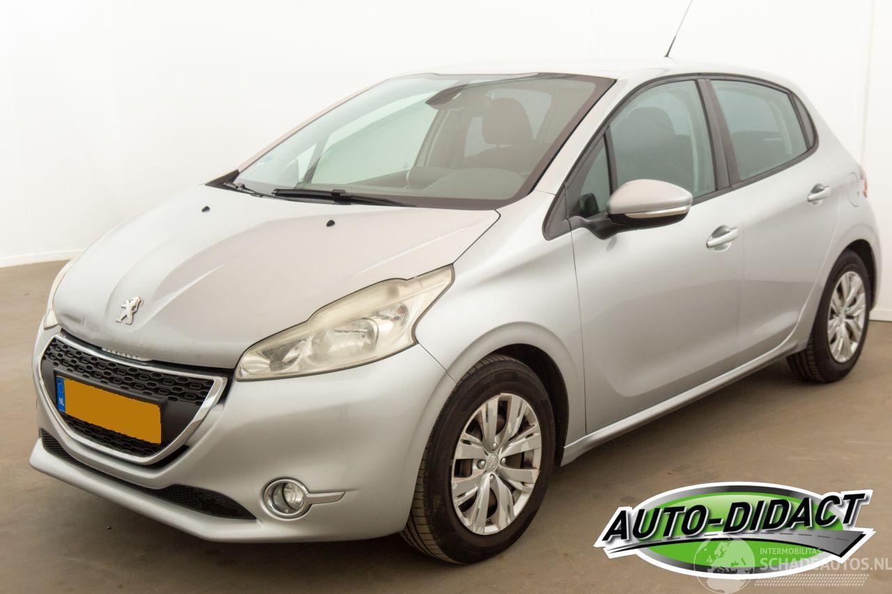 Peugeot 208 1.4 VTi Envy Clima