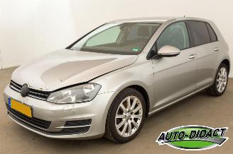 uszkodzony samochody osobowe Volkswagen Golf 1.6 TDI Highline Clima Navi 2013/5
