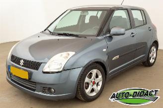 Schadeauto Suzuki Swift 1.3 Shogun Airco 2006/6