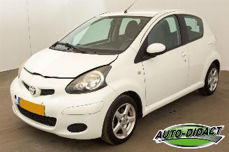 Schadeauto Toyota Aygo 1.0-12V Airco 96.117 km NAP Comfort Navigator 2011/1