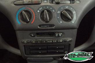 Toyota Yaris 1.0-16V VVT-i Terra picture 8