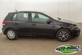 Volkswagen Golf 1.6 TDI BlueMotion Leder Navi picture 40