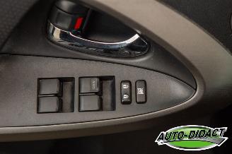 Toyota Rav-4 2.0 VVTi 4WD Clima Navi Executive Business picture 13