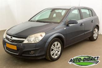 Unfallwagen Opel Astra 1.6 Cosmo Navi Stoelverwarming Leder 2009/9