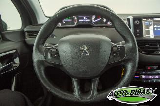 Peugeot 208 1.2 VTi Clima Navi Envy picture 5