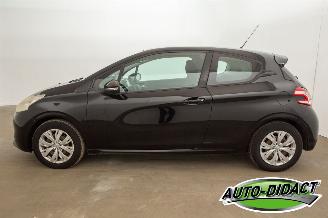 Peugeot 208 1.2 VTi Clima Navi Envy picture 34