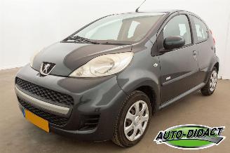 Schadeauto Peugeot 107 1.0-12V Airco Millesim 2011/2