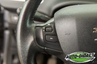 Peugeot 2008 1.2 Clima Navi 79.211 km Access picture 29