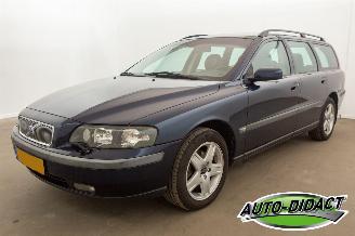 krockskadad bil auto Volvo V-70 2.4 Edition II Airco Leder 2004/8
