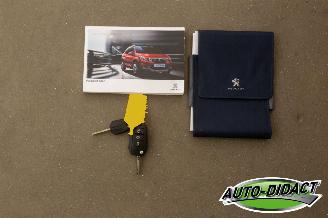 Peugeot 2008 1.2 Access Clima Navi picture 28
