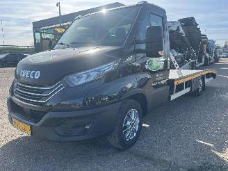 Schade bestelwagen Iveco Daily 35D18H 3.0 300 Automaat 2024/11