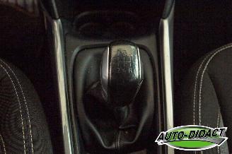 Peugeot 2008 1.2 Access Clima Navi picture 13