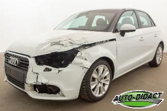 skadebil auto Audi A1 1.6 TDI Airco Navi Ambition 2012/2