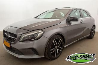 skadebil auto Mercedes A-klasse A180 Automaat Elek Dak Navi Camera Ambition 2017/6