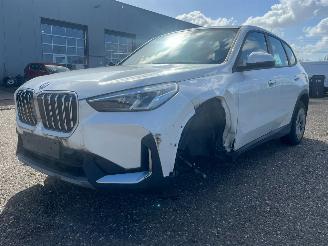 Coche accidentado BMW iX1 xDrive30 Automaat 18.900 km 200 kW 2023/10