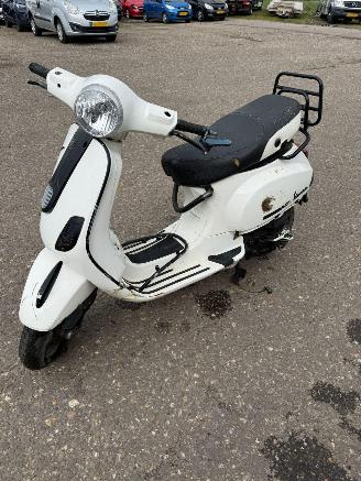 Avarii scootere Vespa   2014/6