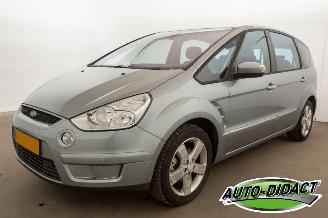 damaged passenger cars Ford S-Max 2.0 Navi Clima 7p 2010/4