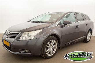 damaged passenger cars Toyota Avensis 1.8 VVTi Clima Navi Camera Business 2011/1