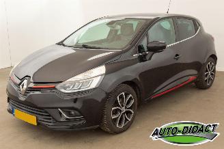krockskadad bil auto Renault Clio 0.9 TCe Clima Navi Intens 2017/3