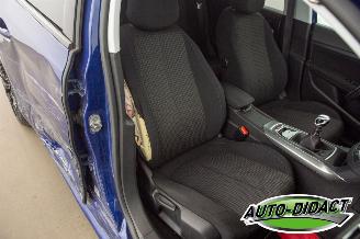 Peugeot 308 SW 1.2 Carpas Clima Navi Camera Style picture 21
