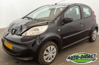 krockskadad bil auto Peugeot 107 1.0-12V XS Airco 2008/2