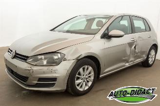 skadebil auto Volkswagen Golf 1.6 TDI Clima Navi Trendline 2014/2