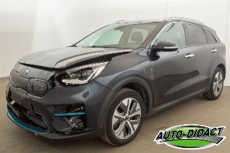  Kia e-Niro 64 kWh Navi Clima Camera Leder ExecutiveLine 2020/8