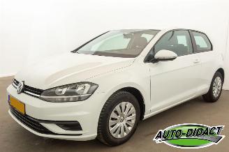 krockskadad bil auto Volkswagen Golf 1.0 TSI  Airco 84.217 km Trendline 2017/10