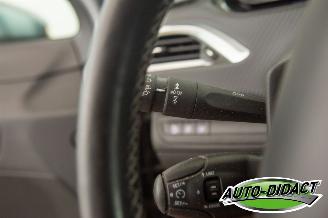 Peugeot 2008 1.2 PureTech 53.192 km NAP Clima Navi Allure picture 17