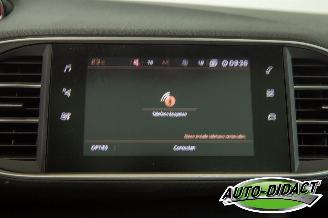 Peugeot 308 SW 1.2 PureTech Automaat Pano Camera Clima Blue Lease Premium picture 8