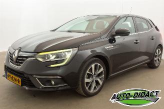 krockskadad bil auto Renault Mégane 1.2 TCe Bose Navi Camera Clima 2017/9