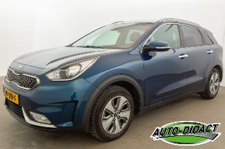 Schadeauto Kia Niro 1.6 GDi Hybrid Automaat Navi Camera Clima DynamicLine 2017/6