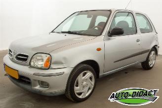 skadebil auto Nissan Micra 1.0 Trend 137.404 km 2000/10