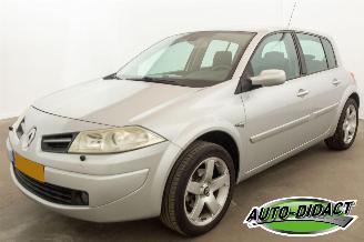 krockskadad bil auto Renault Mégane 1.6-16V Clima Business Line 2008/9