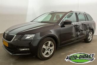 krockskadad bil auto Skoda Octavia 1.0 TSI Automaat Airco Greentech Ambition 2017/7