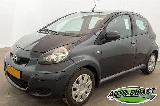 Vaurioauto  passenger cars Toyota Aygo 1.0-12V Automaat Airco Comfort 2009/4