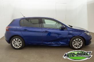 Peugeot 308 1.2 Style Clima Navi picture 38